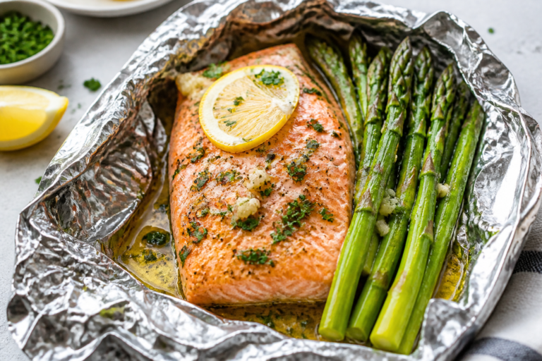 Garlic Herb Salmon & Asparagus Foil Packets – Easy, Flavorful, and Mess-Free